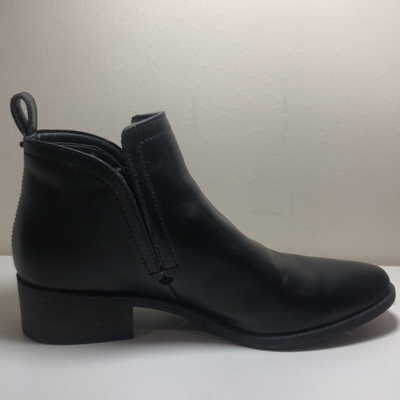 Dolce Vita Black Booties - Picture 3 of 6